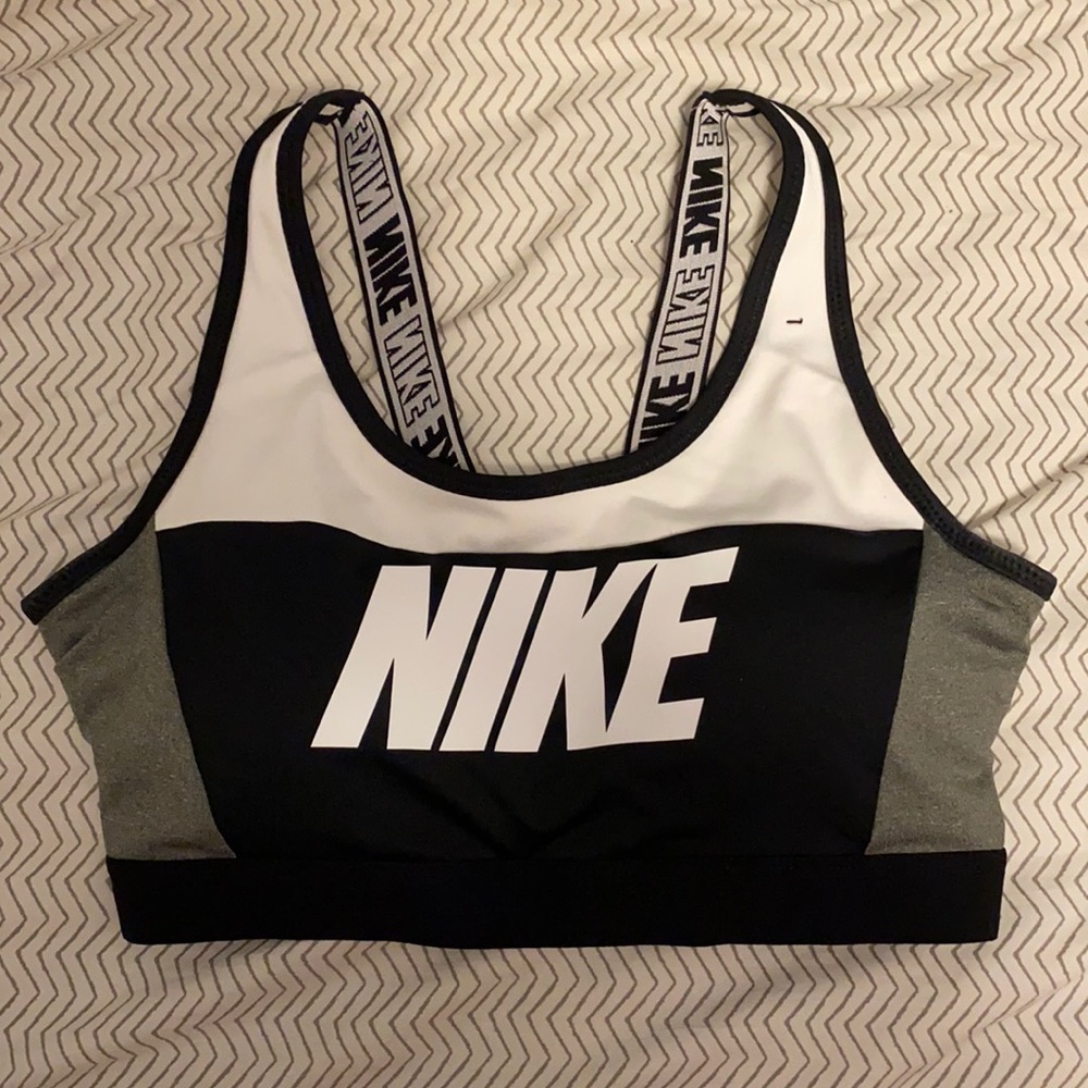 NIKE sports bra